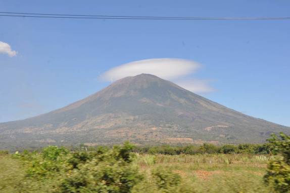 O imponente vulcão de San Miguel, com mais de 2 mil metros de altura, em El Salvador